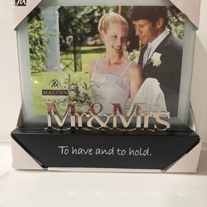 New Malden Mr & Mrs Black and Silver Frame 7X5